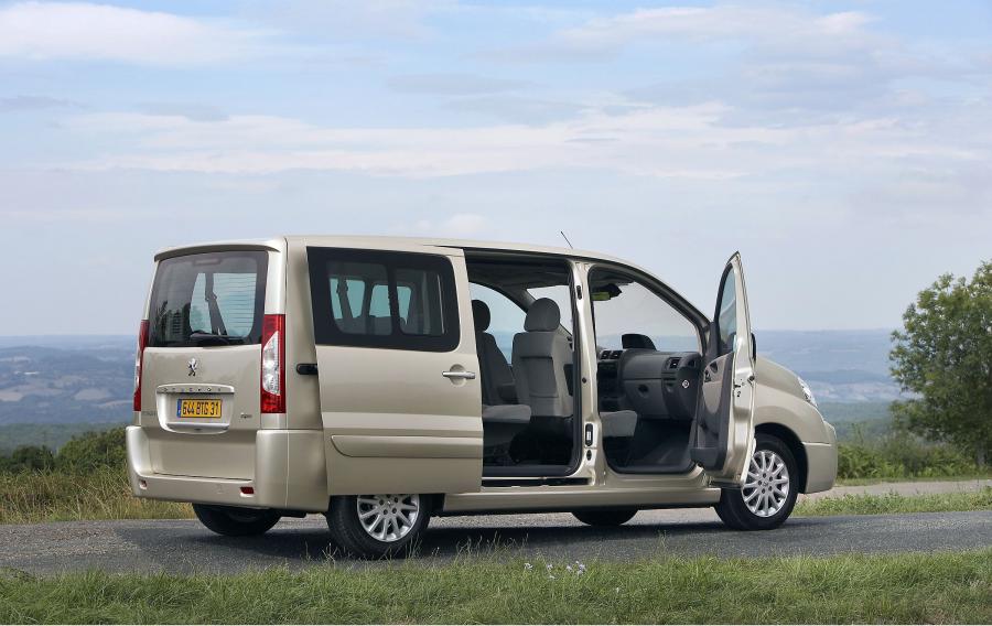  Peugeot Expert Tepee 2008 года  (фото 10 из 13)